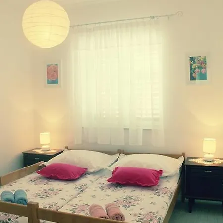 Maja Apartman *