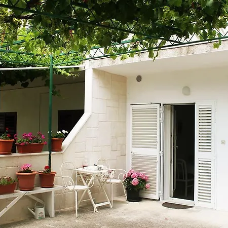 Maja Apartment *